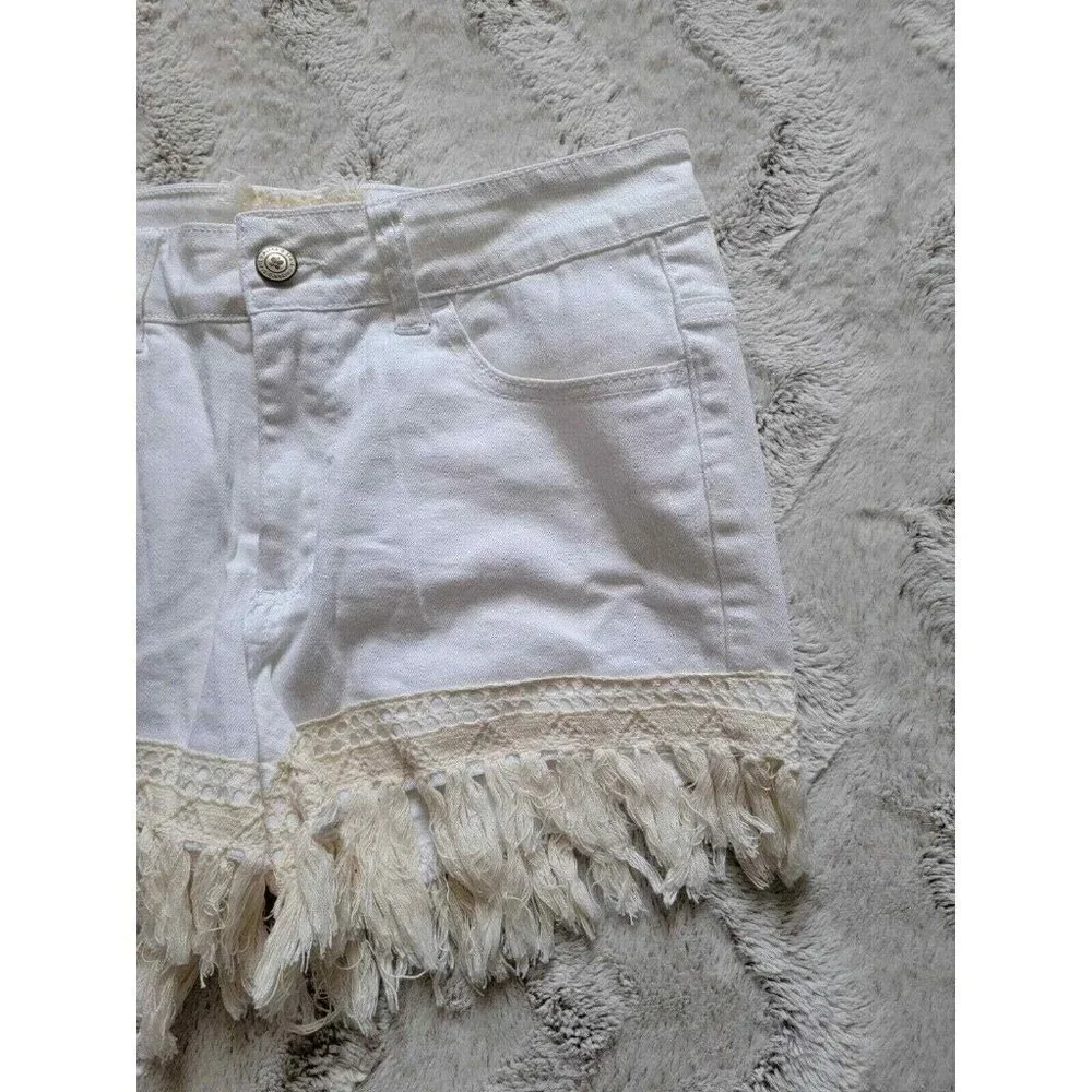✨CL Altar'd State Optic White Crochet Tassel Festival‎ Style Cotton Shorts 26/3